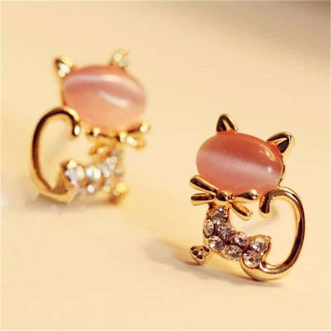 Cat Shaped Women's Stud Earrings with Rhinestones